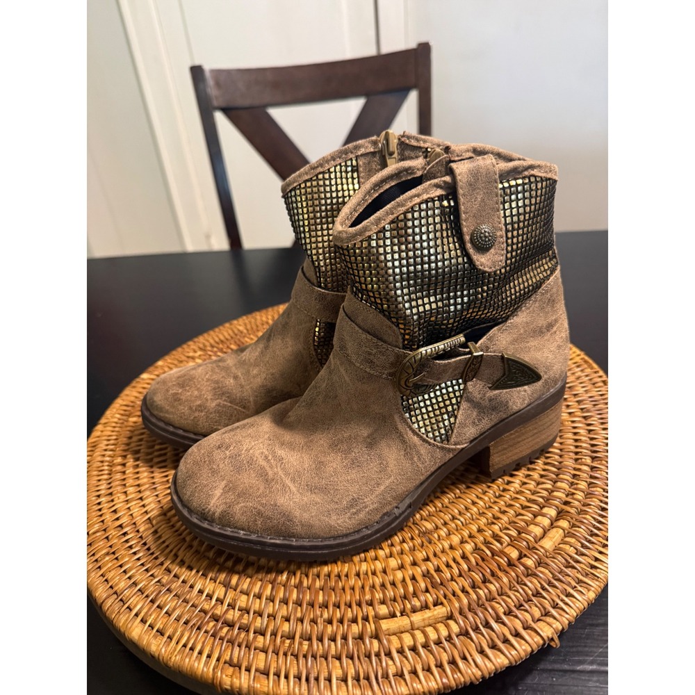 Dolce by Mojo Moxy Womens Tan Distressed Gold Studded Ankle Boots Size 7 Western